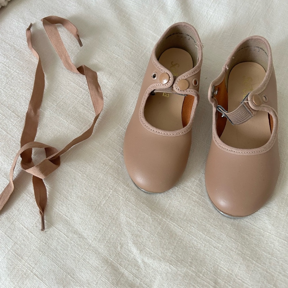 So Danca little girl tap shoes